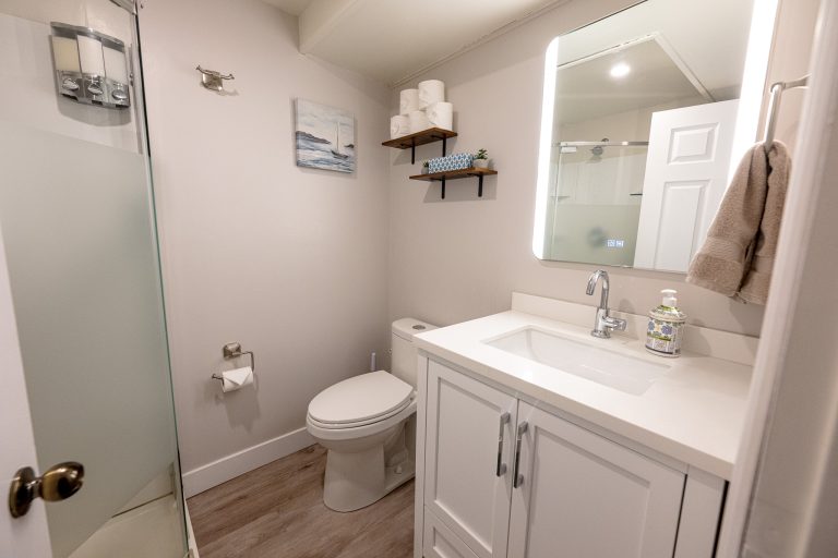 8A Down - Bathroom (2)