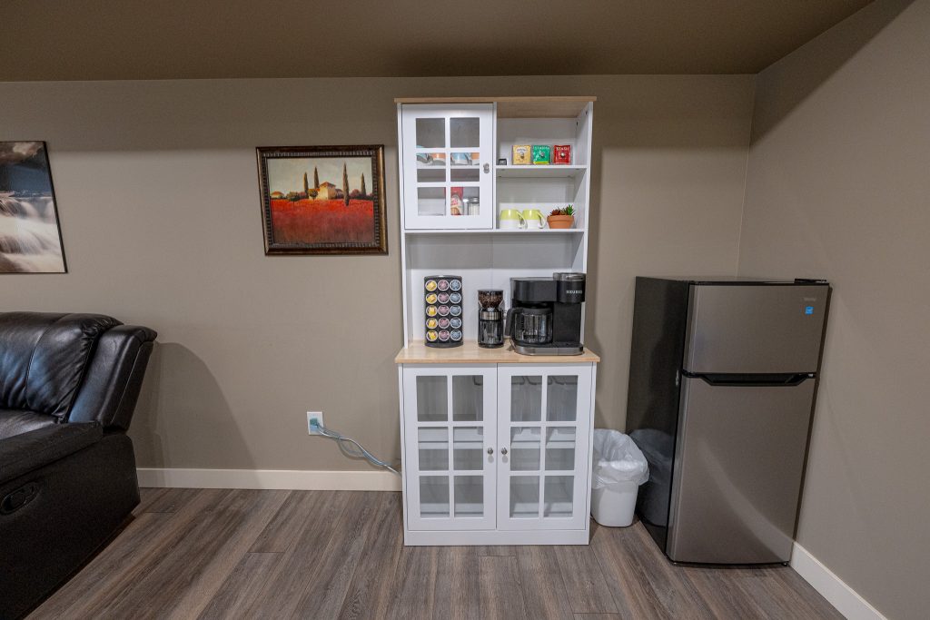 8B Down - Kitchen Coffee Bar (2)