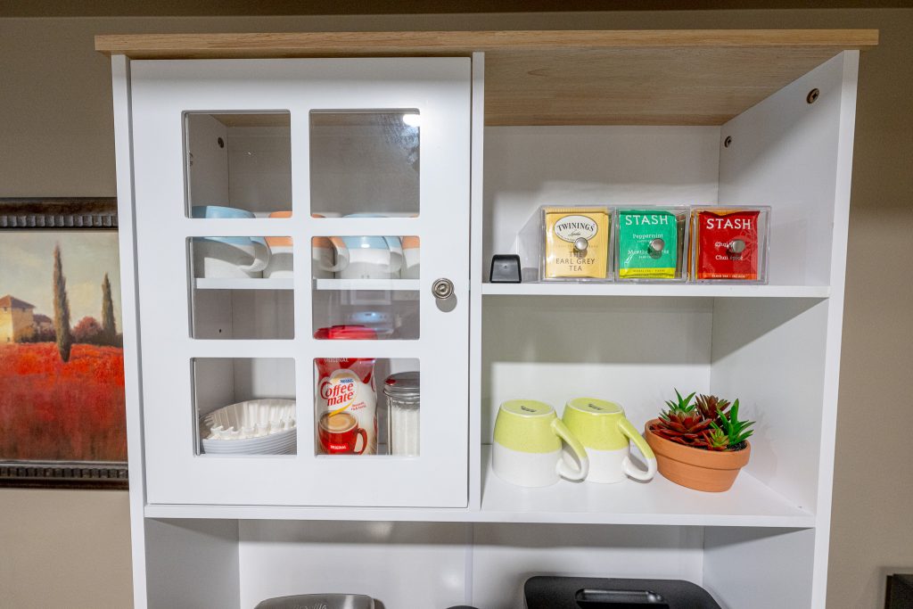 8B Down - Kitchen Coffee Bar (4)